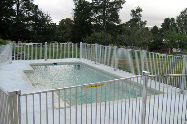 temporary pool fence